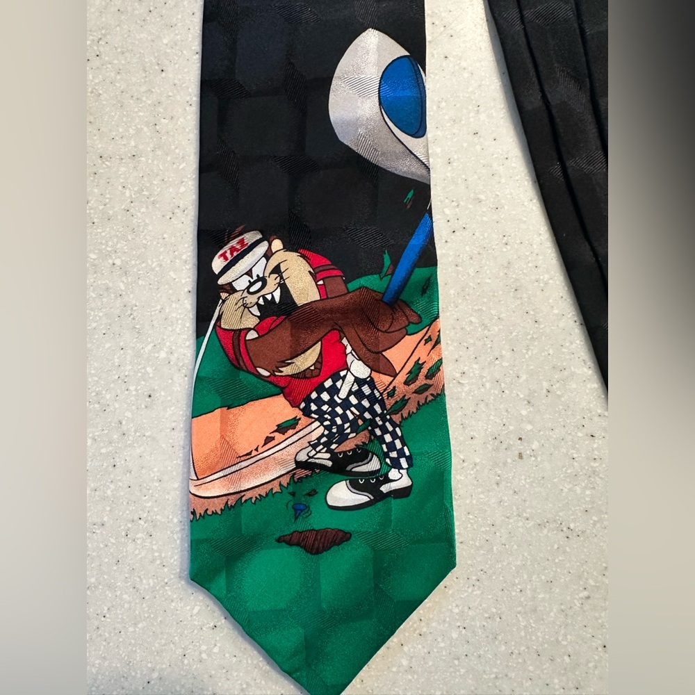 Vintage Looney Tunes Mania Taz Tasmanian Devil Golfing Mens 100% Silk Necktie